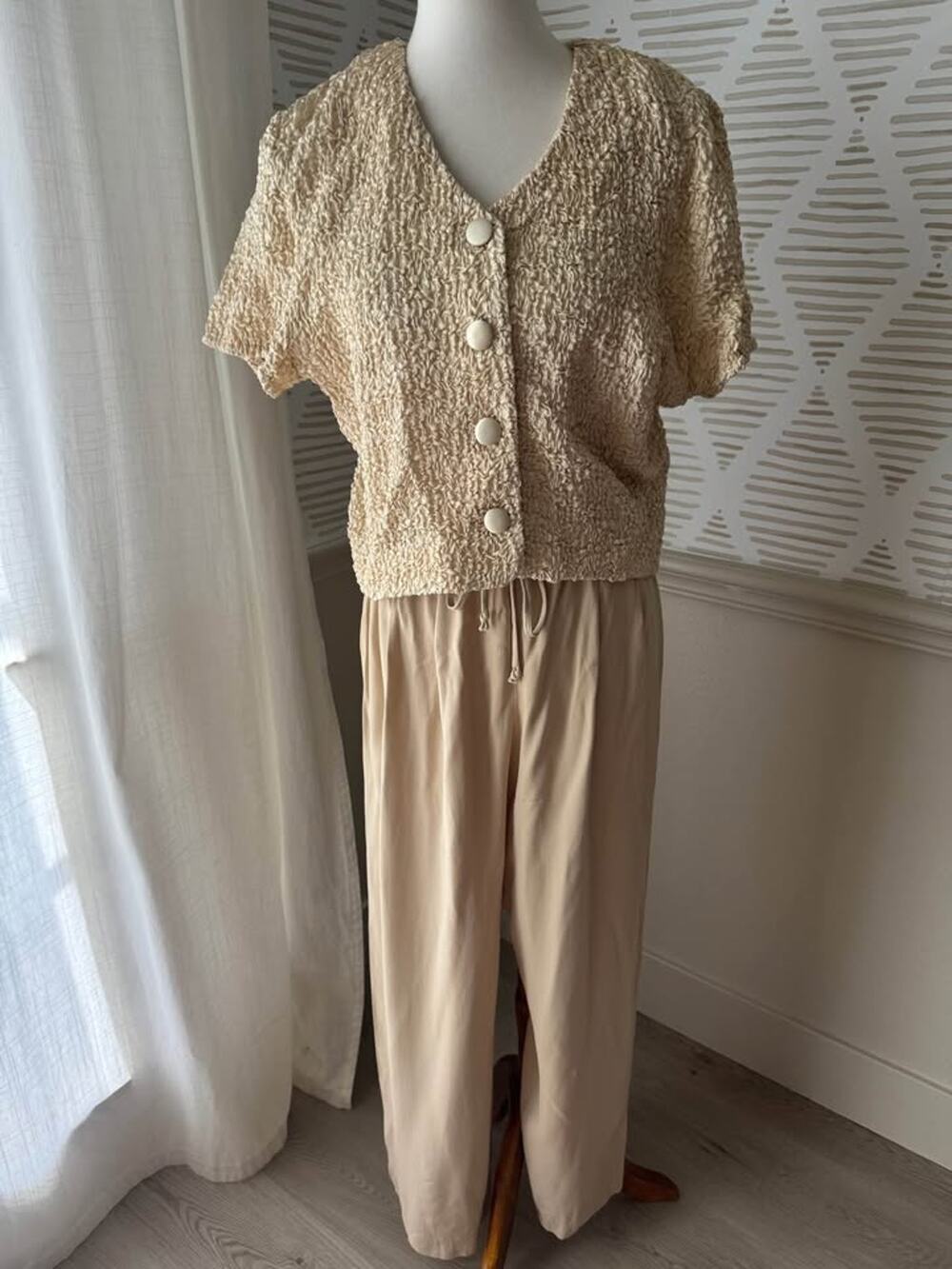 Vtg Jeffrey and Dara by Linda Hutley Size 8 Cream Crinkle Top Wide Leg Jumpsuit